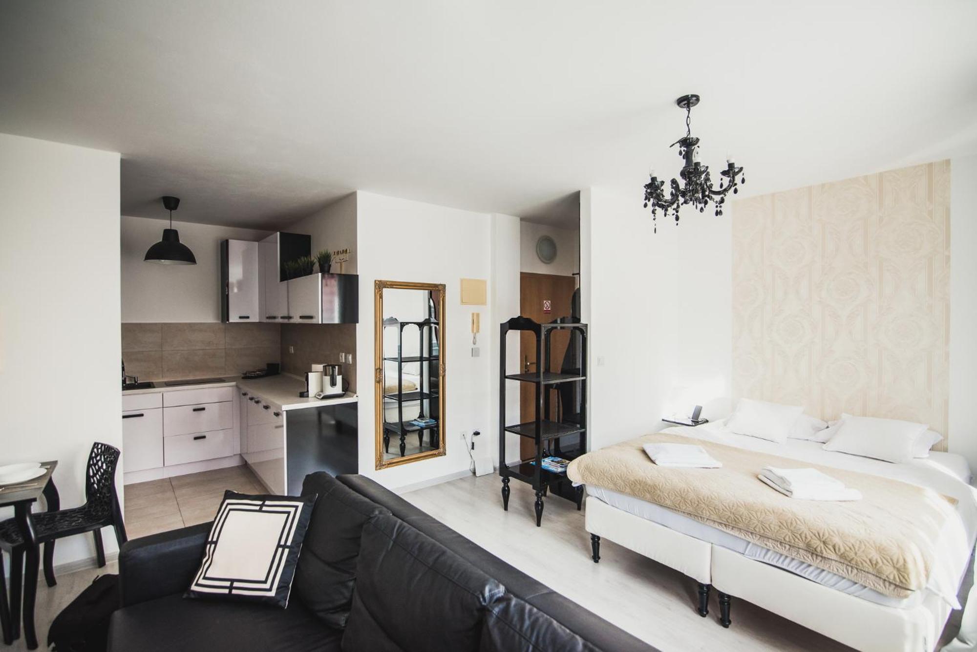 Zara Luxury Apartments The Absolute Center Of ジリナ エクステリア 写真